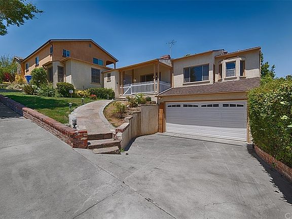 3rd image of 3819 Chanson Dr