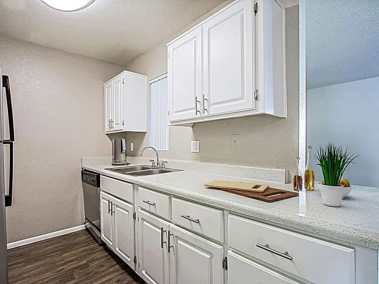 Tesoro Apartments — Photo 46