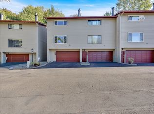 24046 NE Treehill Dr, Troutdale, OR