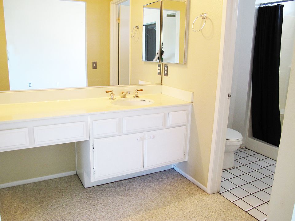 2nd image of 25774 Lawton St