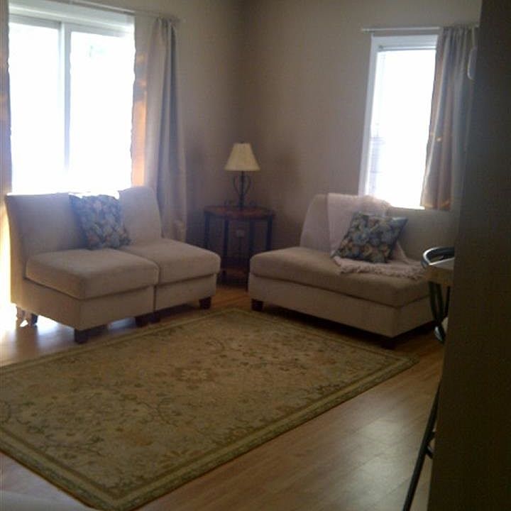 1st image of 1087 E Hiawatha