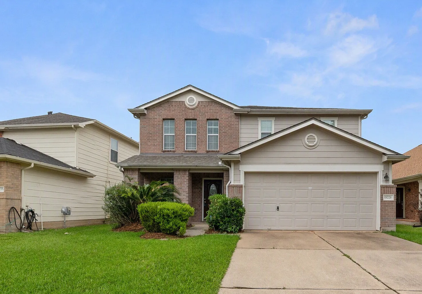 3 bed, 2.5 bath, 2375 sqft, $1,895 — Photo 1