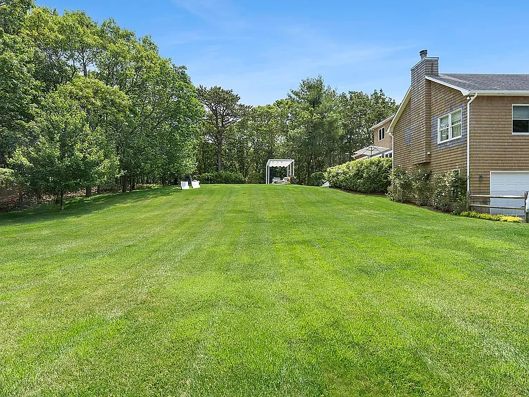 858 Old Sag Harbor Rd — Photo 42