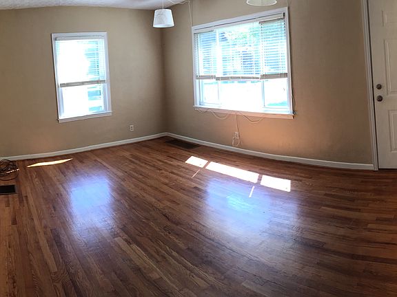 Front room: Living of Dining