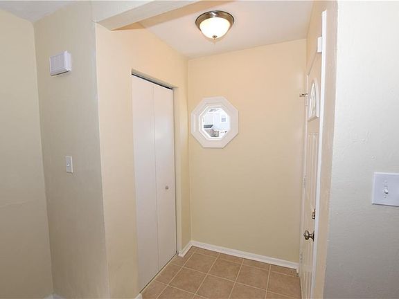 2nd image of 5830 W Hastings Arch