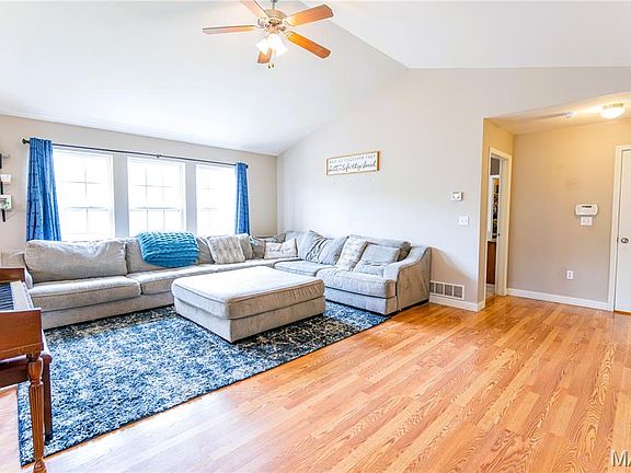 4th image of 218 Fritts Cir