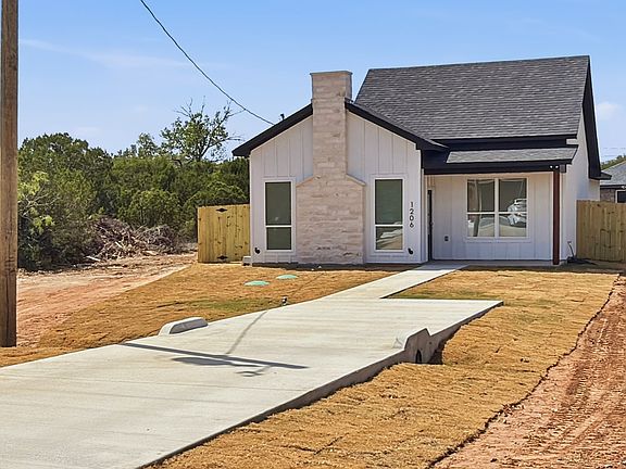 2nd image of 1206 Thicket Ct