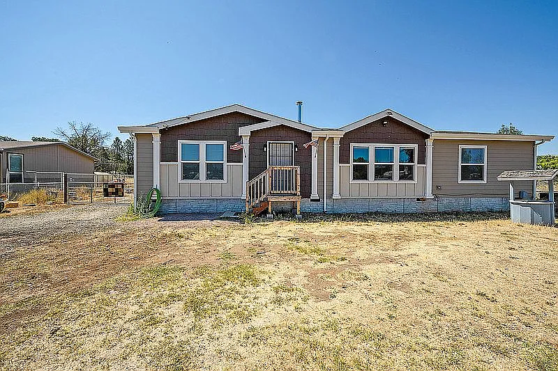 17163 Mustang Ct photo 1