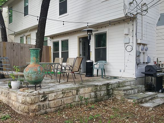 2nd image of 3501 Larchmont Cv #A
