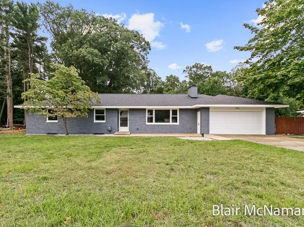 1751 Ritter Dr, Muskegon, MI 49441