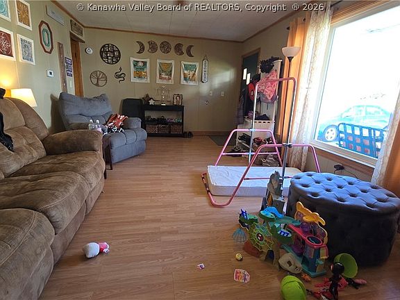 4th image of 245 1st Ave