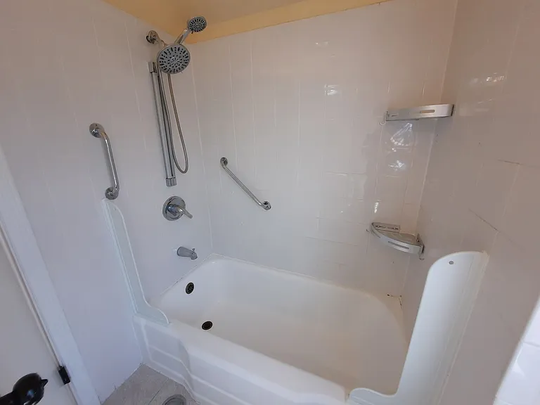 1720 Leland Ave — Photo 25