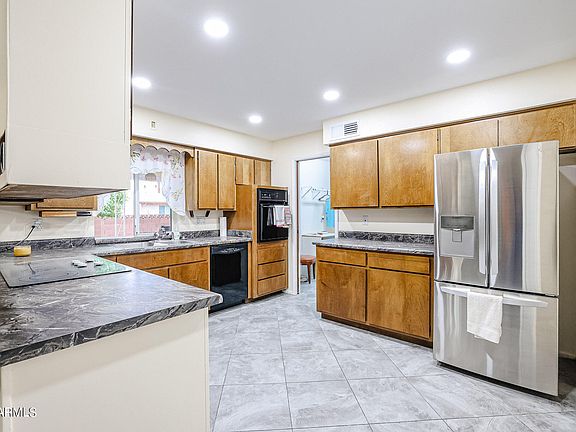 5th image of 5111 E ESCONDIDO Avenue