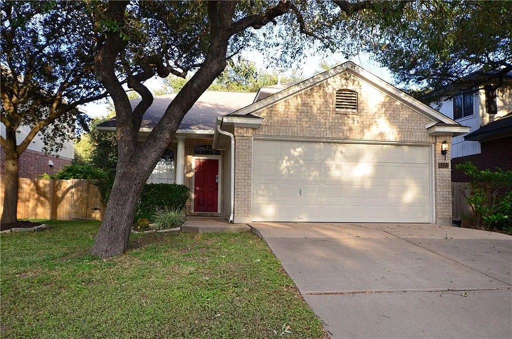 3 bed, 2.5 bath, 1593 sqft, $2,050 — Photo 1