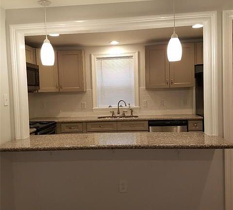 5th image of 3046 Fortin St #B