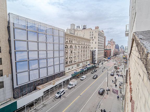 2nd image of 131 W 14th St