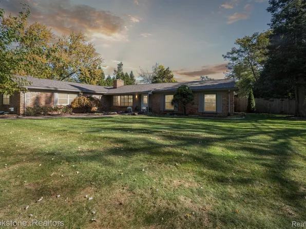 6978 Dublin Fair Rd, Troy, MI 48098