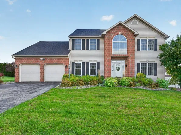 226 Loyalsock Dr, Douglassville, PA 19518