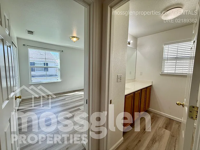 141 Chelwood Ln — Photo 24