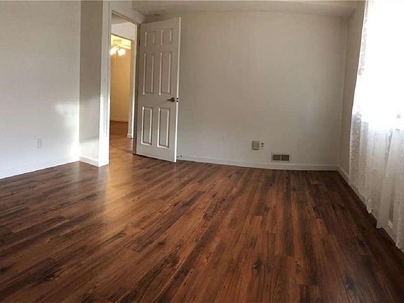 5th image of 650 E Greenwich Ave APT 3-107