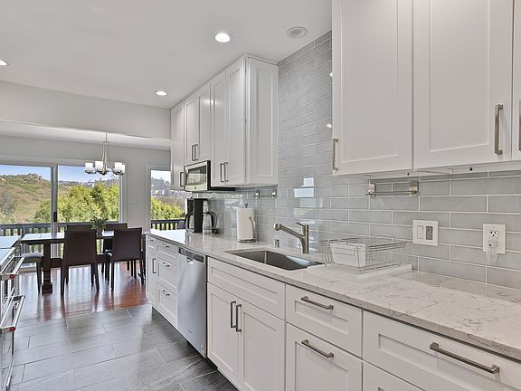 2nd image of 25 Vista Verde Ct