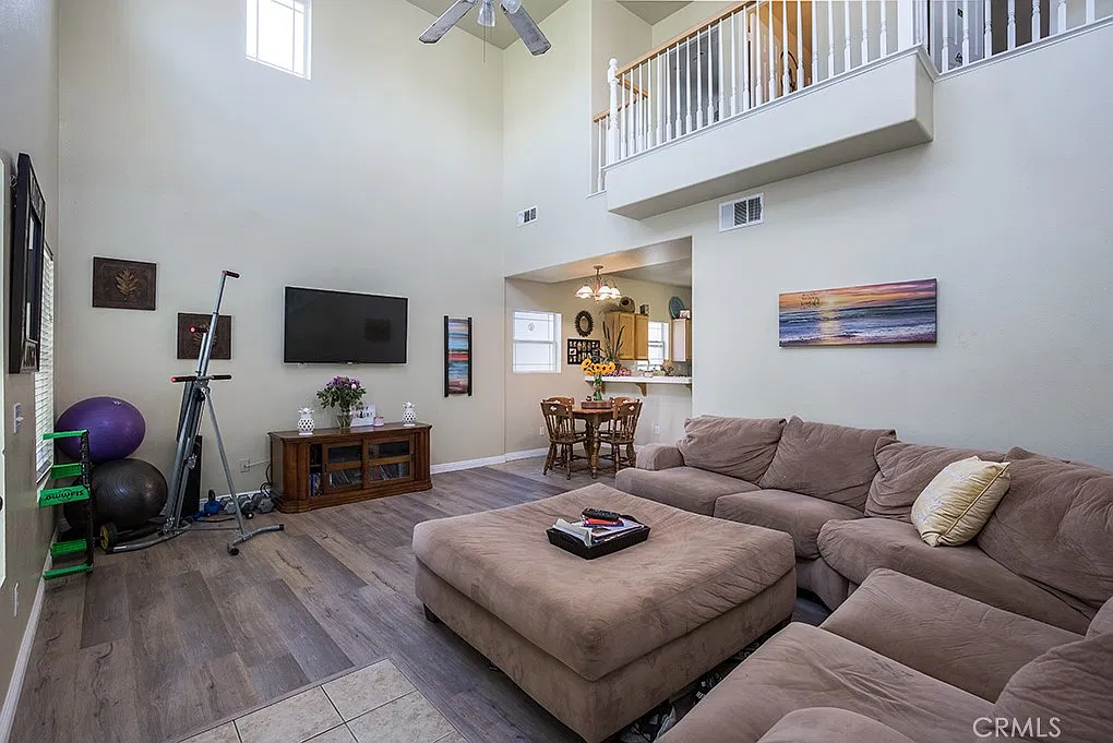 3 bed, 2.5 bath, 1420 sqft, $2,900 — Photo 3