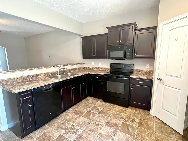 5305 Tony Lama Ln — Photo 7