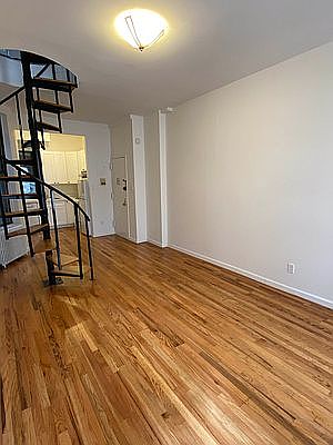 4th image of 245 E 62nd St #18/22