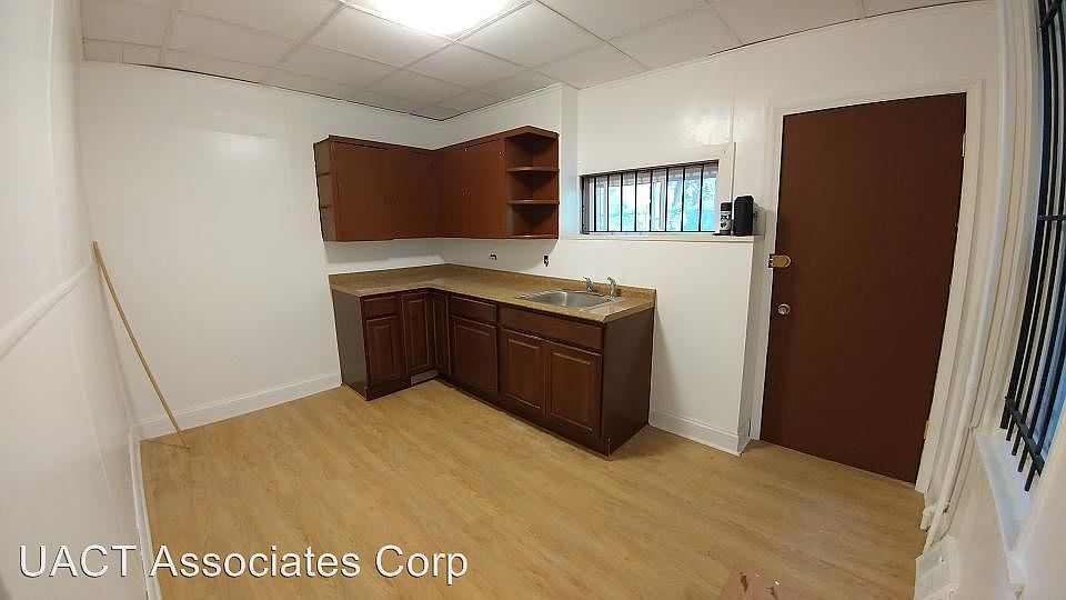 1st image of 4714 Woodland Ave #3094227