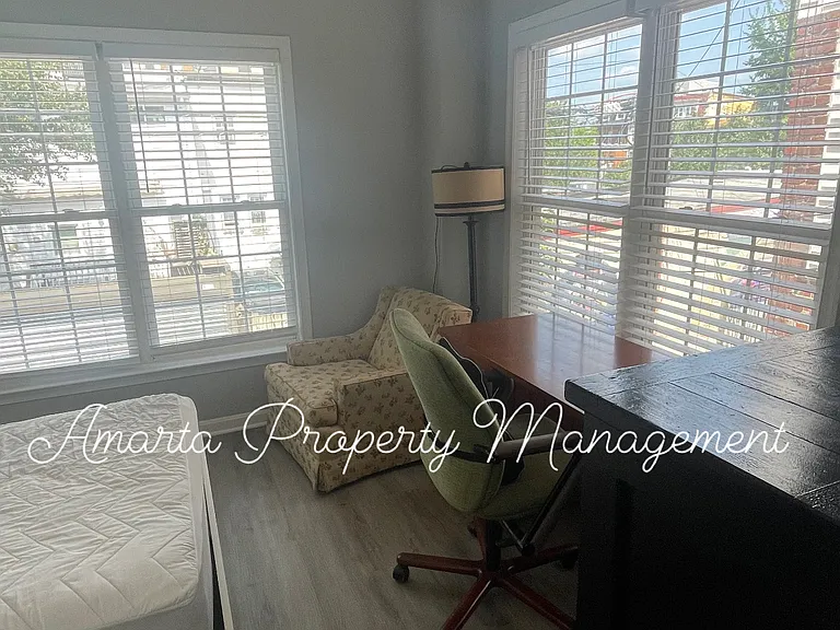1413 Meridian Pl NW #1C — Photo 1