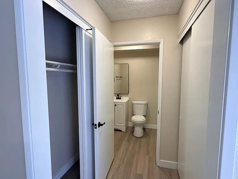 1626 N Santa Fe Ave — Photo 15