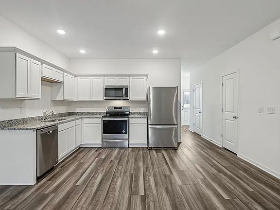 4th image of 3026 Fulong Dr