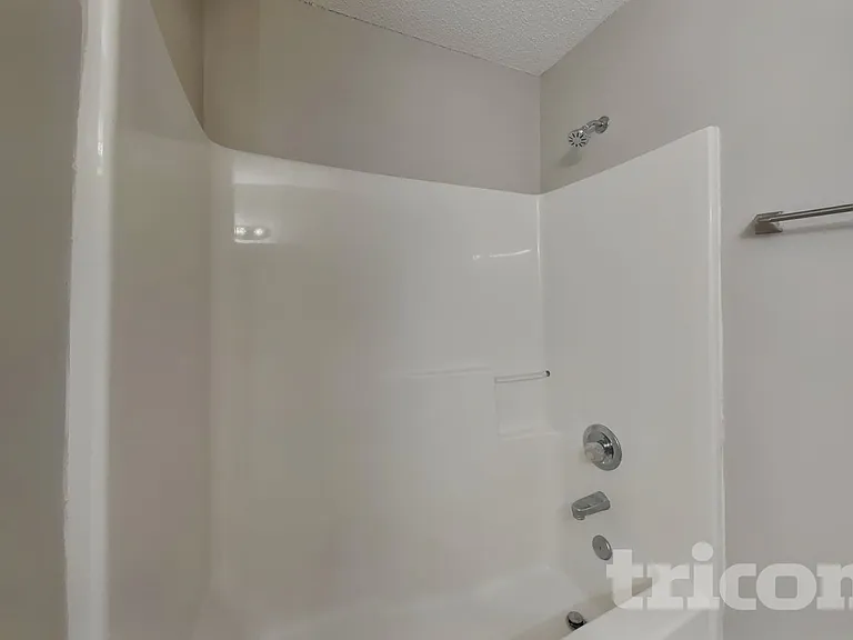 5169 Parkerwood Dr — Photo 15