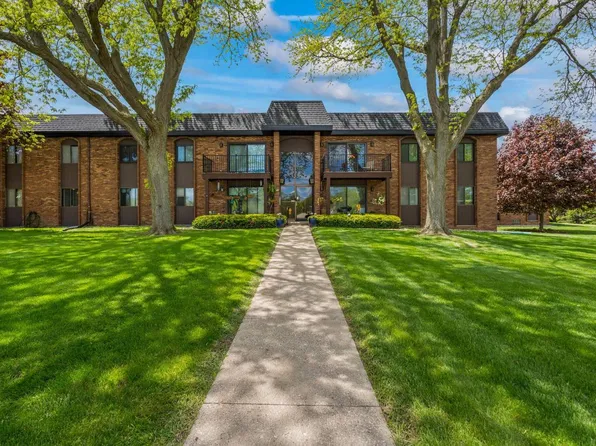 5165 South Root River PARKWAY, Greenfield, WI 53228