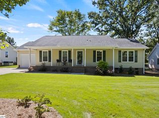 107 Lexington Ct, Simpsonville, SC 29681