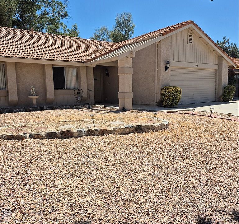 1st image of 1925 Silver Oak Way
