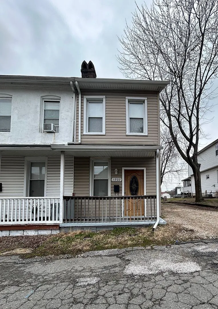 Dundalk - 3 bedrooms and 2.5 baths Available! — Photo 1
