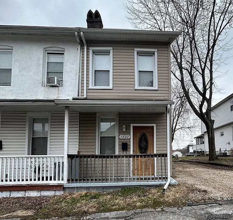 1922 August Ave