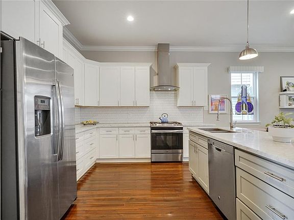 5th image of 3920 Louisiana Avenue Pkwy