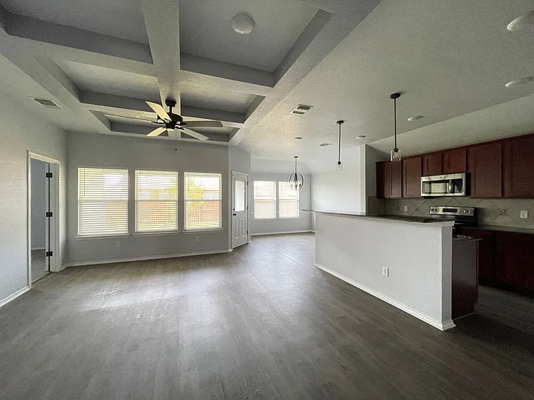 808 Hickok Dr — Photo 10