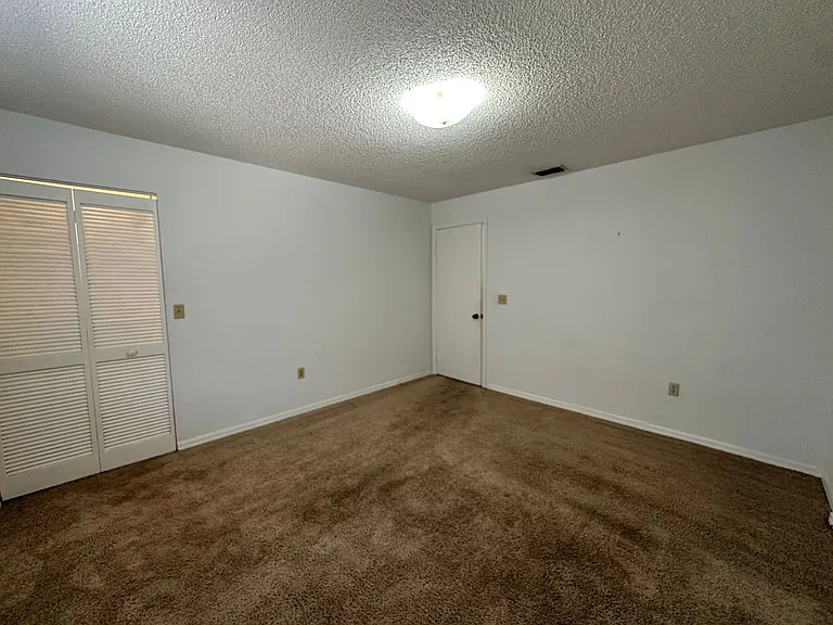 69 Village Dr — Photo 17