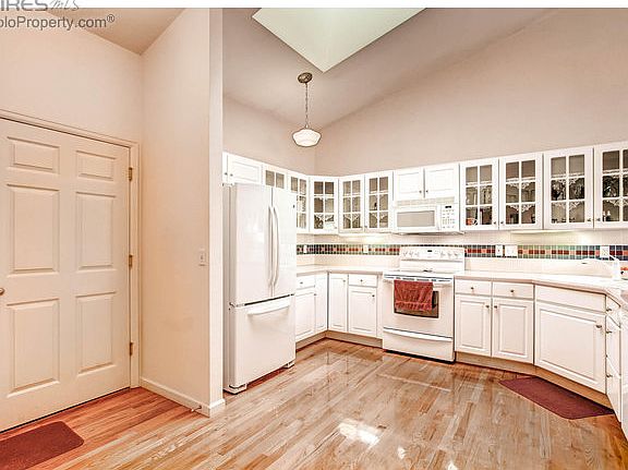 3rd image of 941 Parker Dr #3
