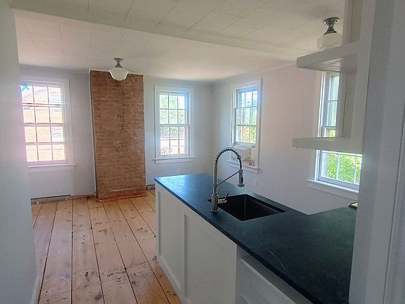 4th image of 11 S Franklin St #3