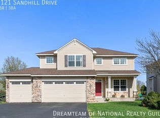 2121 Sandhill Dr, Shakopee, MN 55379