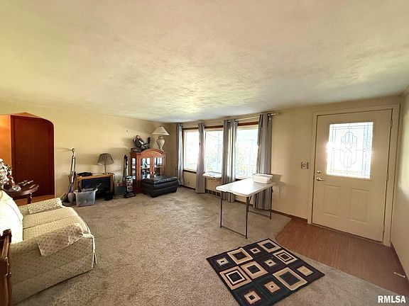 4th image of 210 Bergman Ave