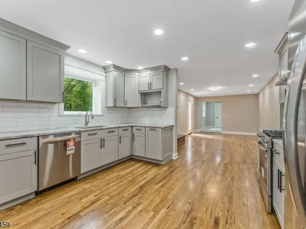 56 Mountainside Rd, Mendham Boro, NJ 07945