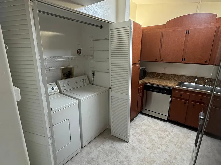 8773 Shadow Wood Blvd #303 — Photo 4