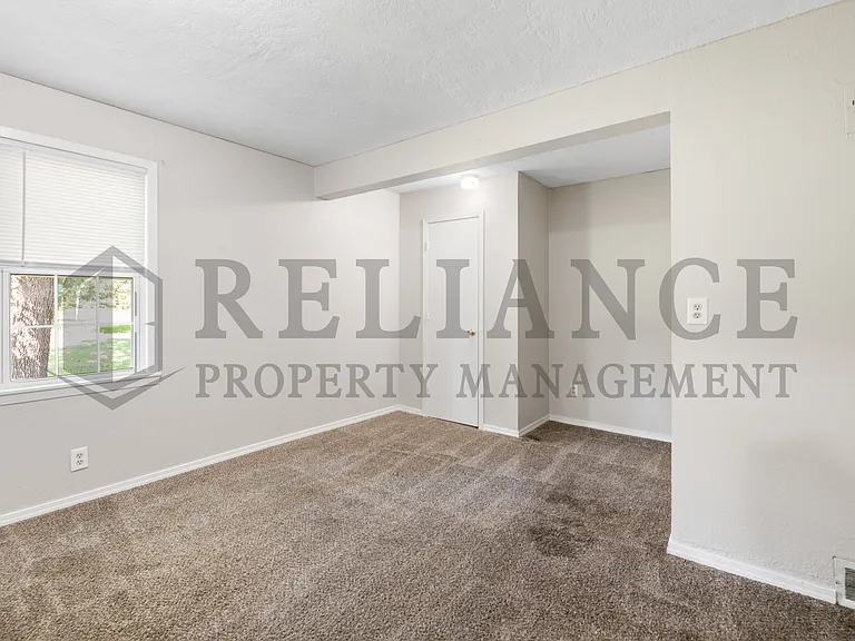 902 W Wallingford St — Photo 21