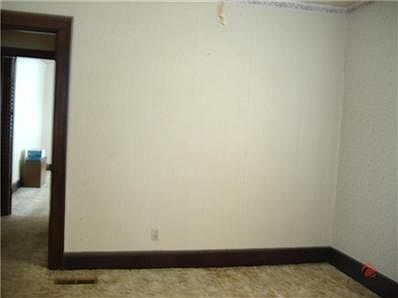 4th image of 917 E Morris Ave
