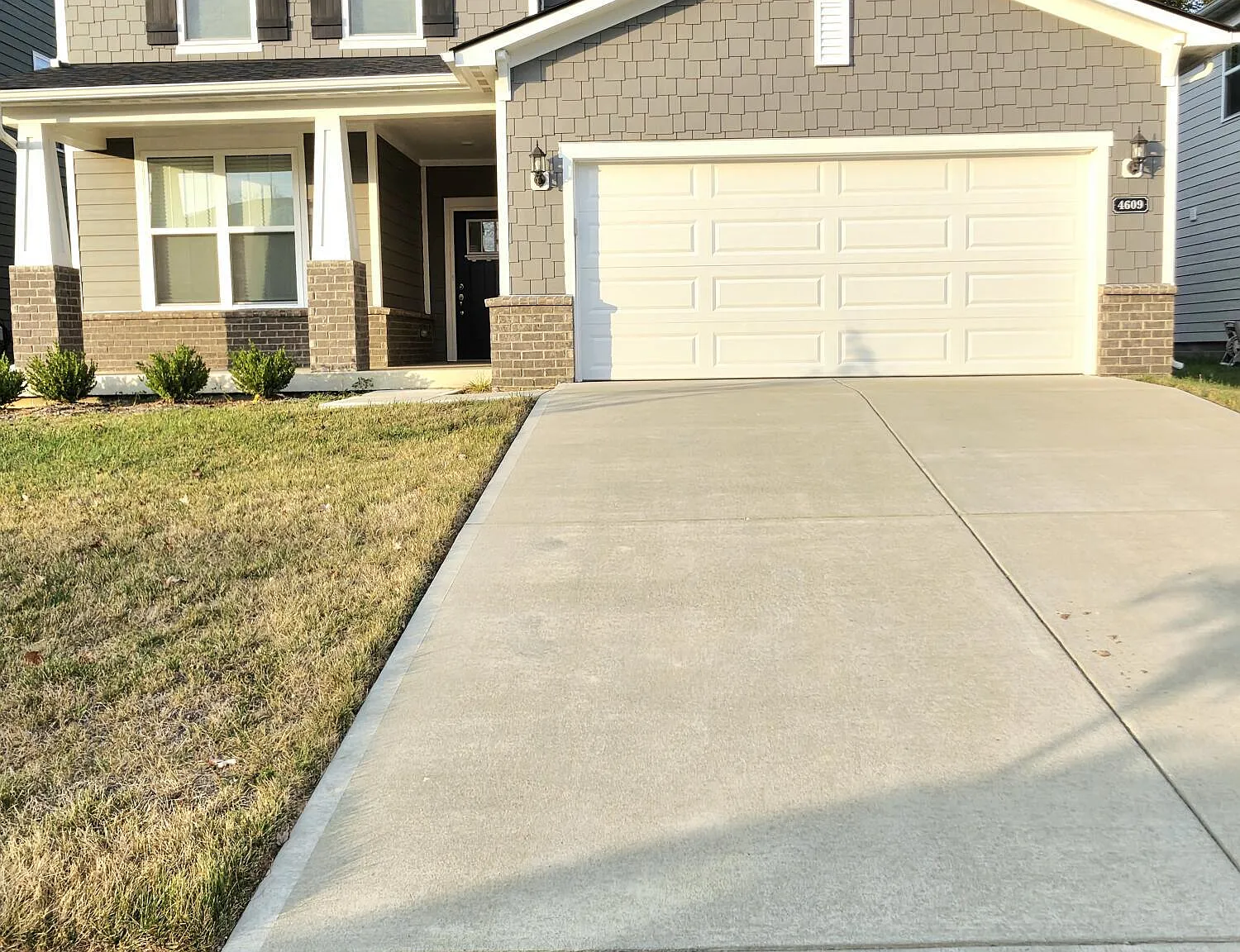 3 bed, 2.5 bath, 2376 sqft, $2,750 — Photo 2